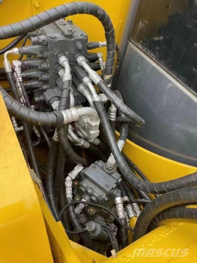 Komatsu PC 70 Средни екскаватори 7т - 12т