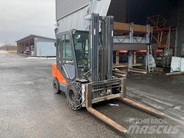 Doosan D35C-7 Дизелови камиони