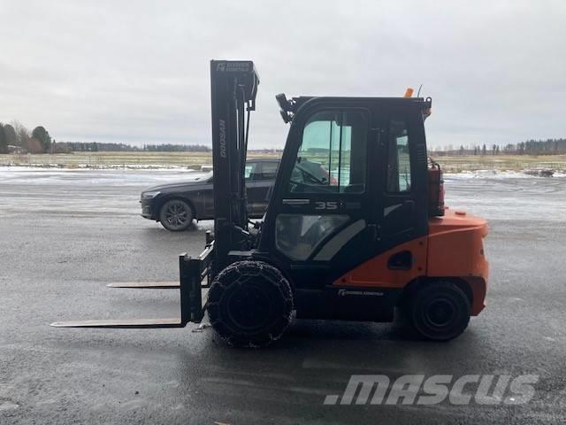 Doosan D35C-7 Дизелови камиони
