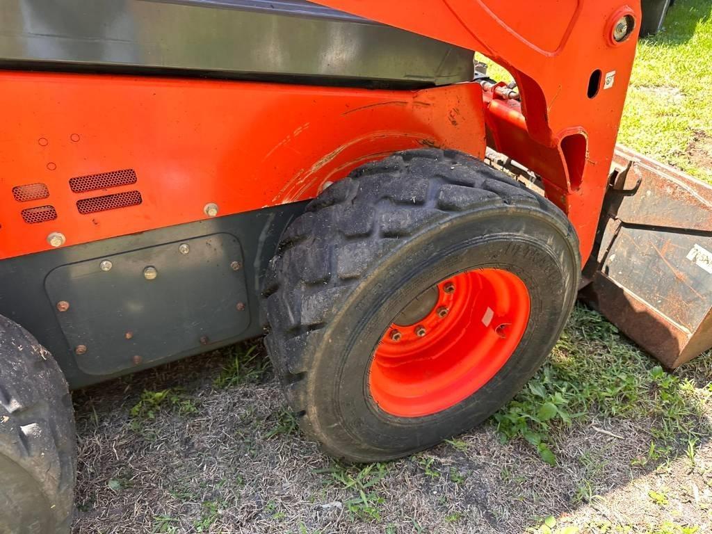 Kubota SSV 75 Мини товарачи
