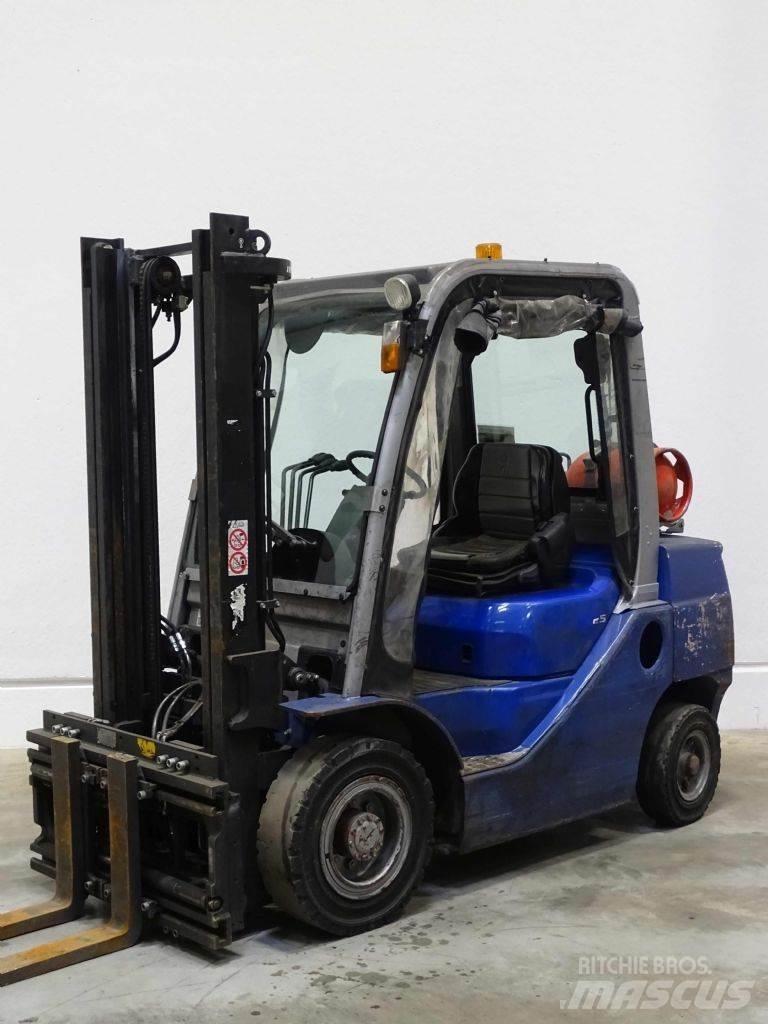 Cesab M325G Камиони с АГУ