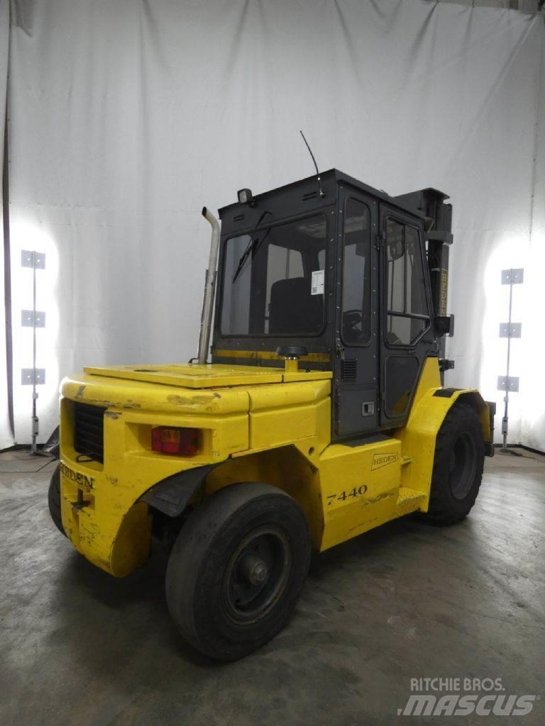 Heden 7440 Дизелови камиони
