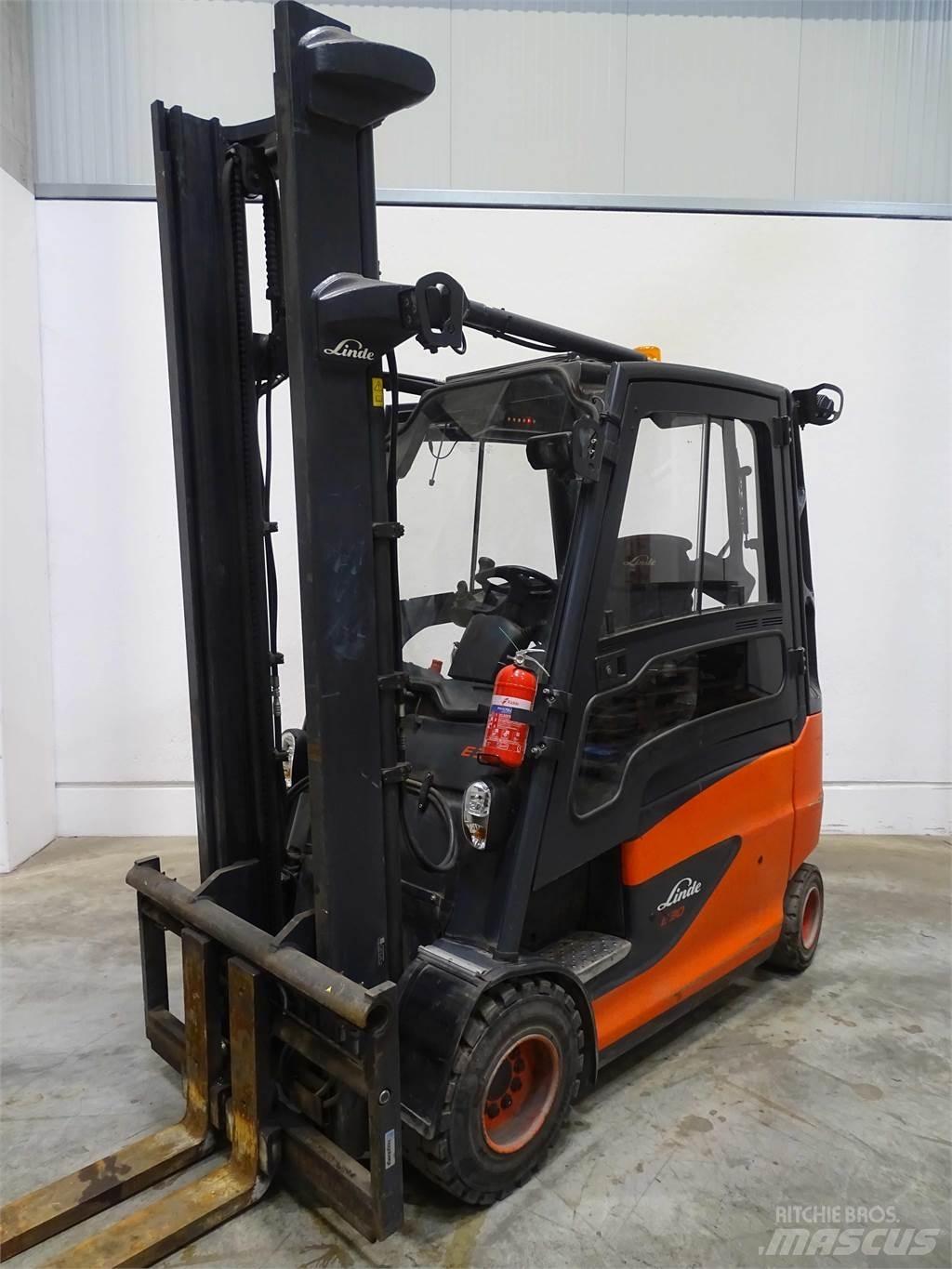 Linde E30 Електрически вилични кари-повдигачи