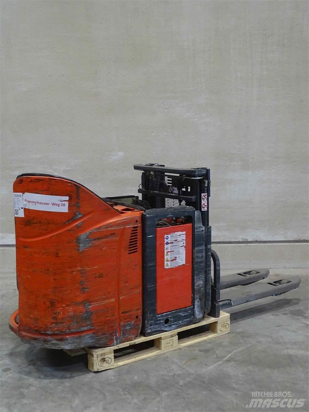 Linde L12LSP Колички високоповдигачи с теглич