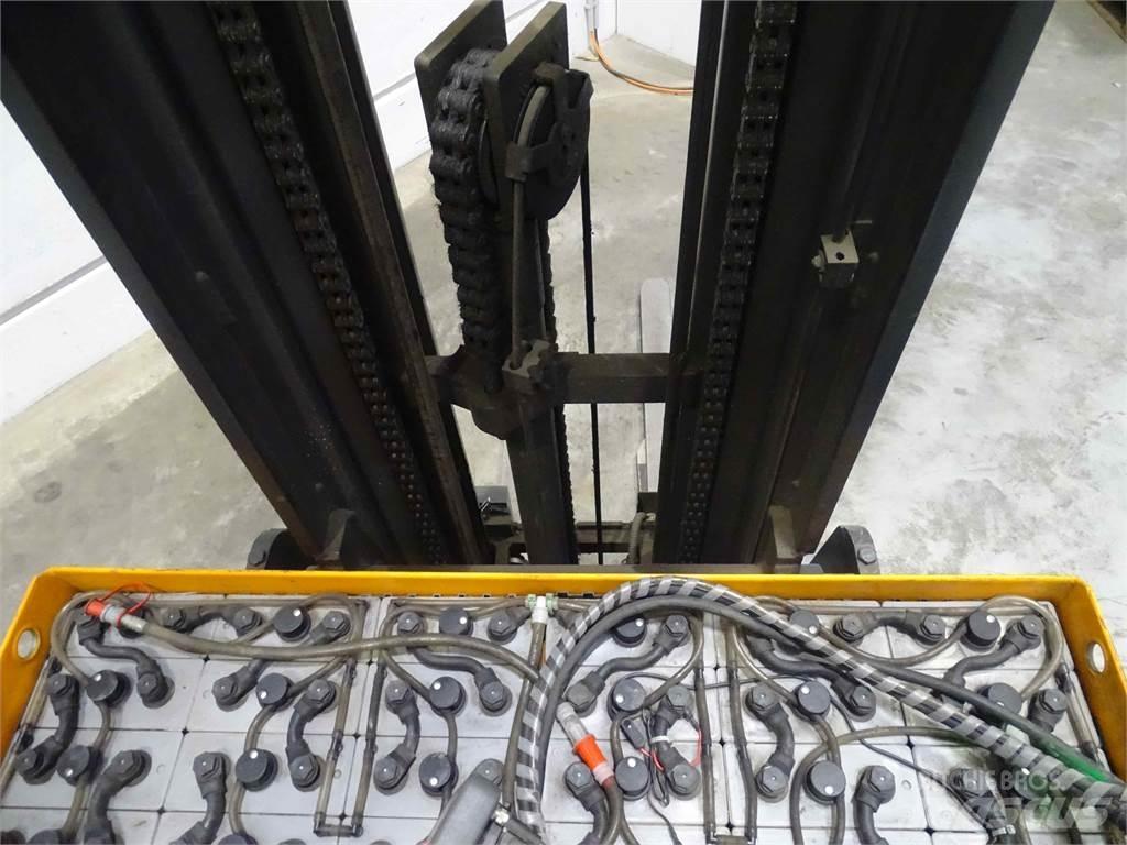Still FM-X14 Ретрак/ Високоповдигач с изместване на вилката напред
