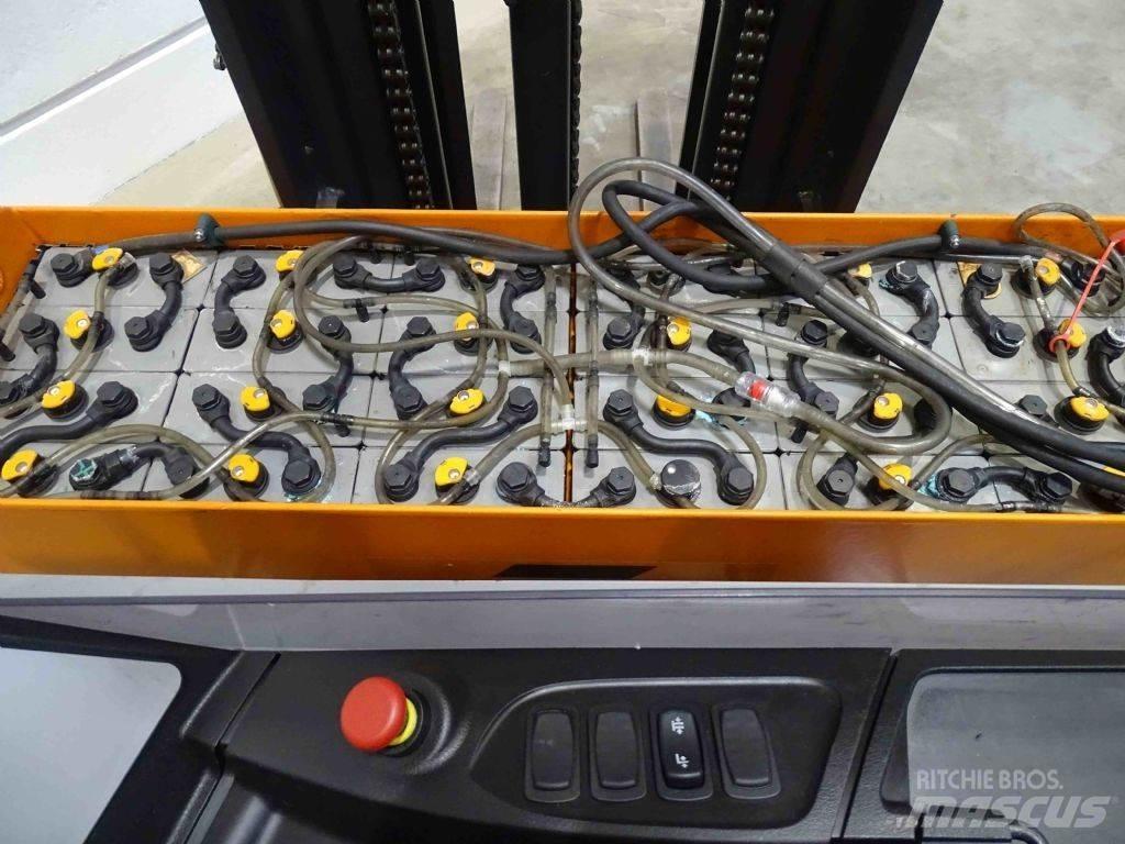 Still FM-X17 Ретрак/ Високоповдигач с изместване на вилката напред