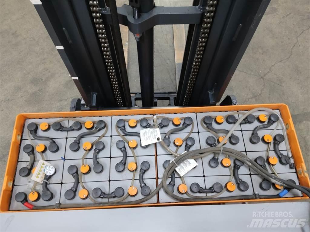 Still FM-X17 Ретрак/ Високоповдигач с изместване на вилката напред