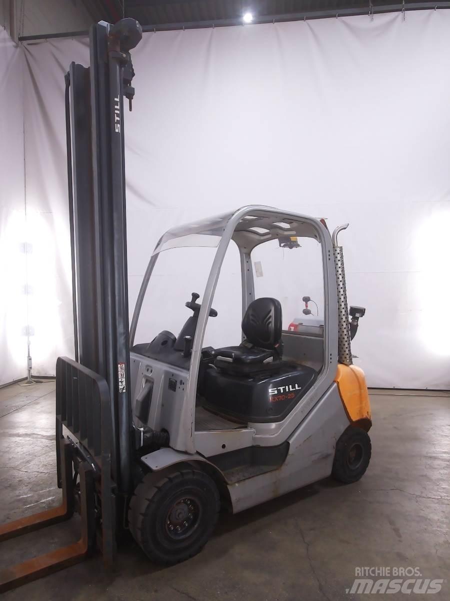Still RX70-25T Камиони с АГУ