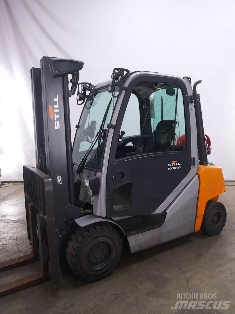Still RX70-30T Камиони с АГУ