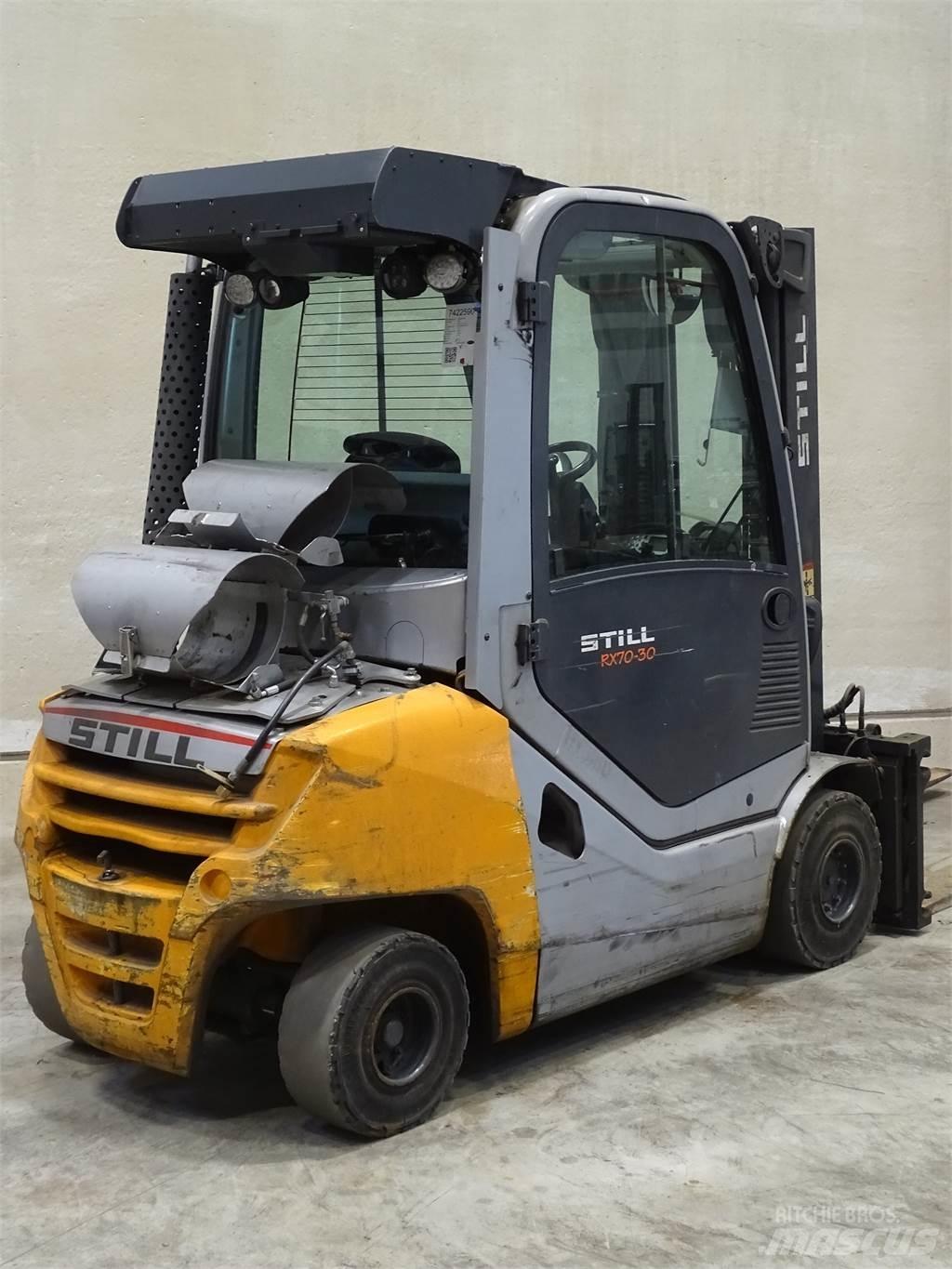 Still RX70-30T Камиони с АГУ