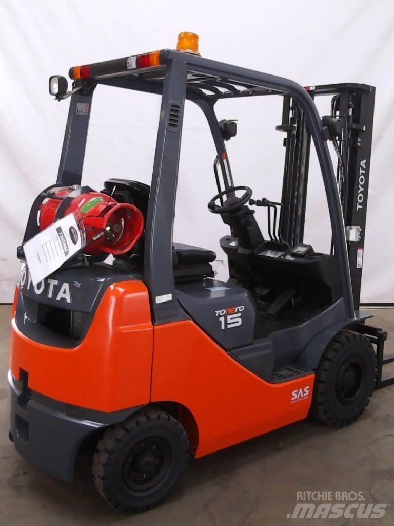 Toyota 02-8FGF15 Камиони с АГУ