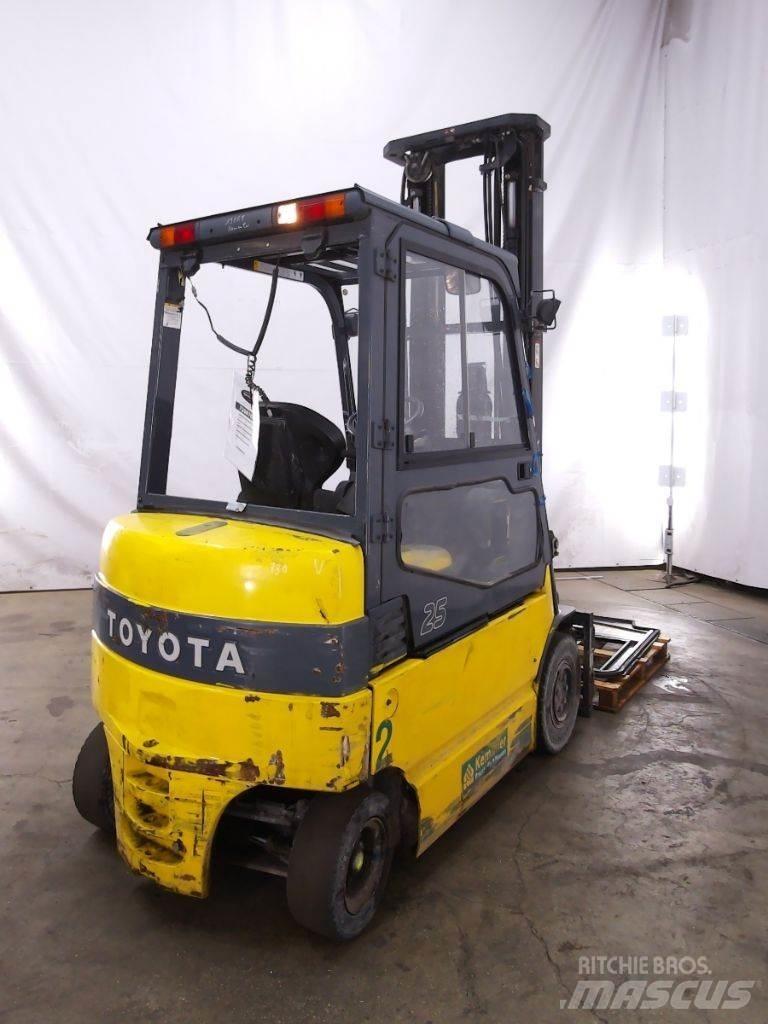 Toyota 7FBMF25 Електрически вилични кари-повдигачи
