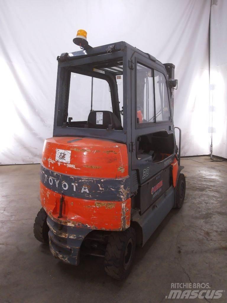 Toyota 7FBMF30 Електрически вилични кари-повдигачи