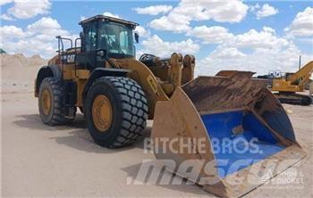 CAT 982M Колесни товарачи