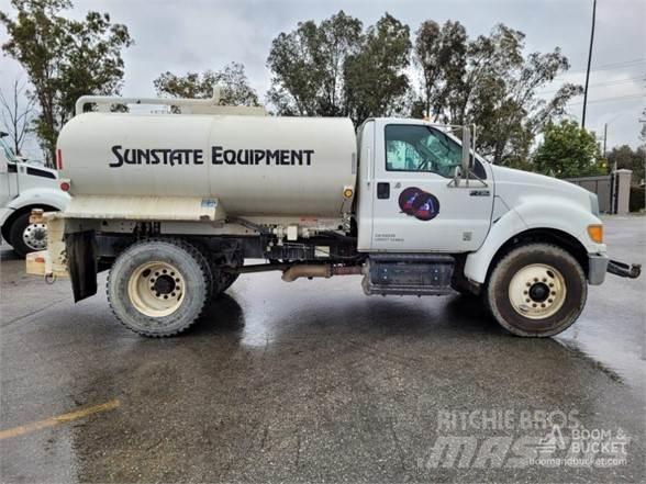 Ford F750 Цистерни за вода
