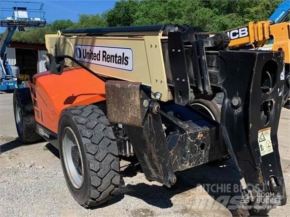 JLG 1055 Телескопични товарачи