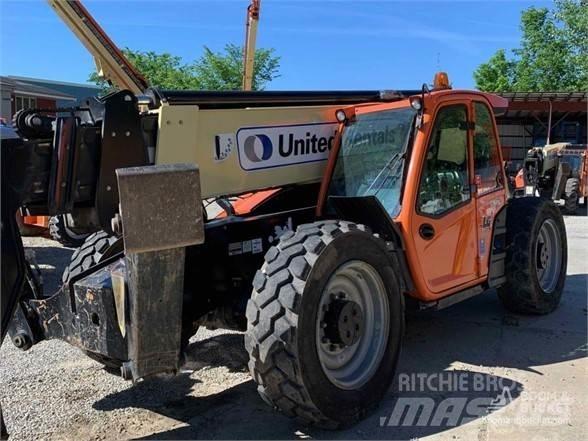 JLG 1055 Телескопични товарачи