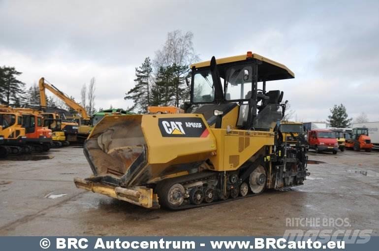 CAT AP655F Машини за асфалт