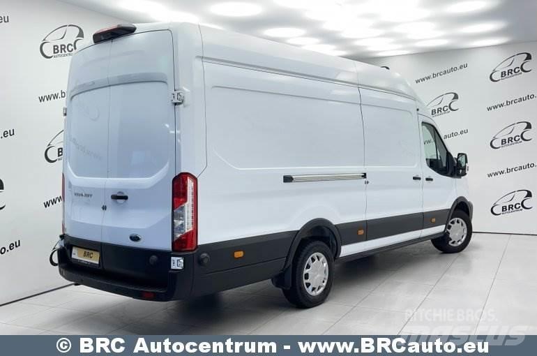 Ford Transit Фургони
