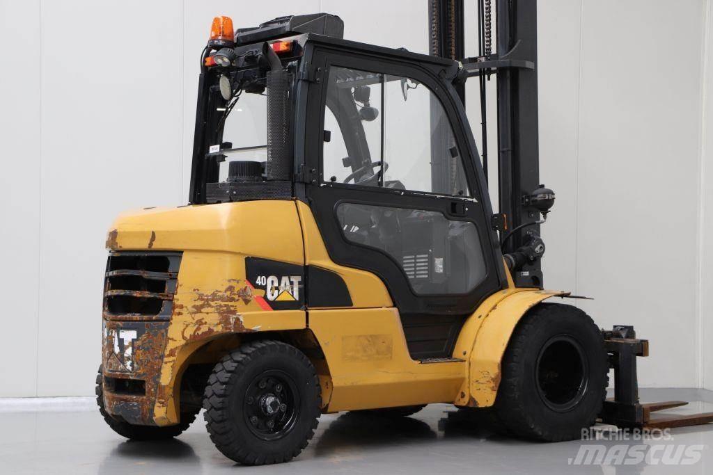 CAT DP40NT Дизелови камиони