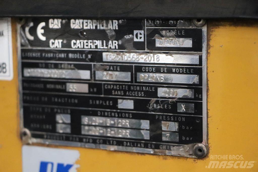 CAT DP40NT Дизелови камиони