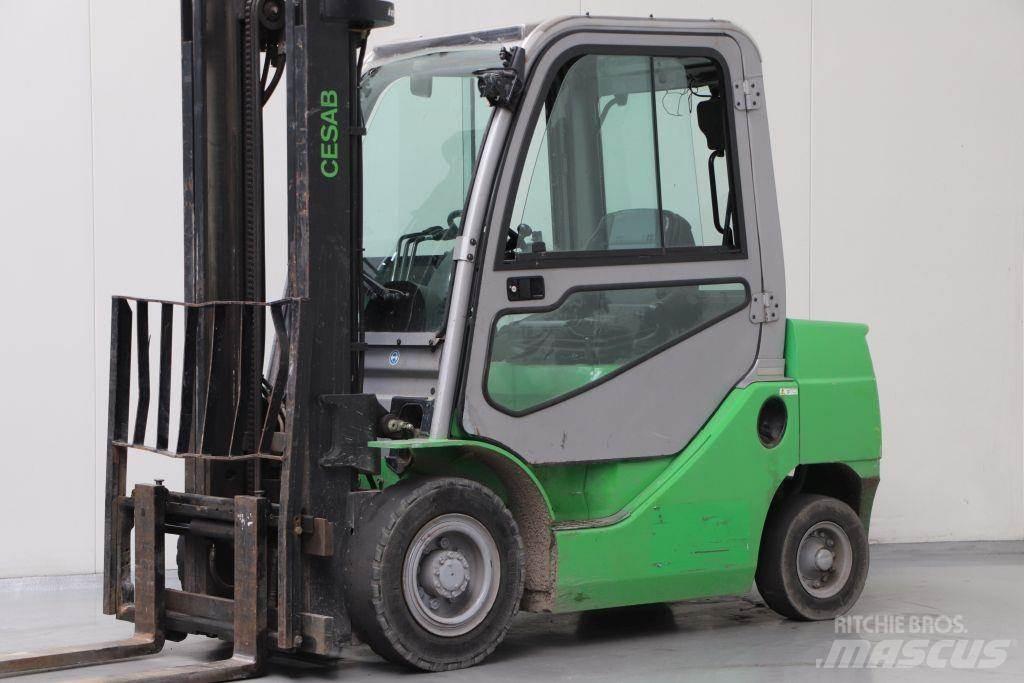 Cesab M325D Дизелови камиони