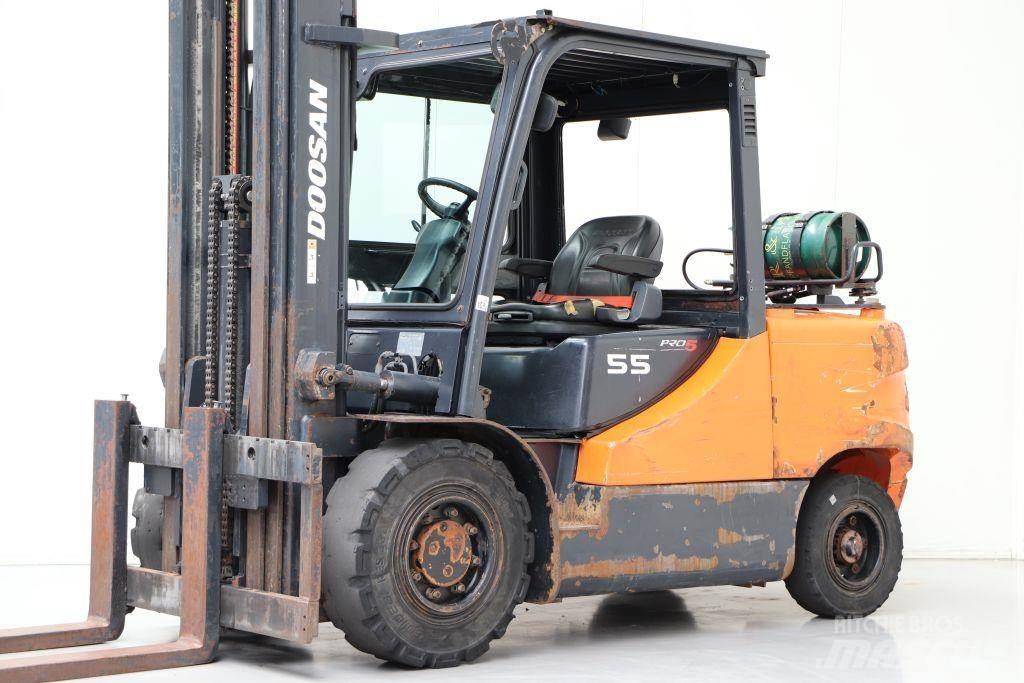 Doosan G55SC-5 Камиони с АГУ