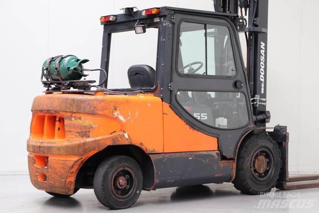 Doosan G55SC-5 Камиони с АГУ