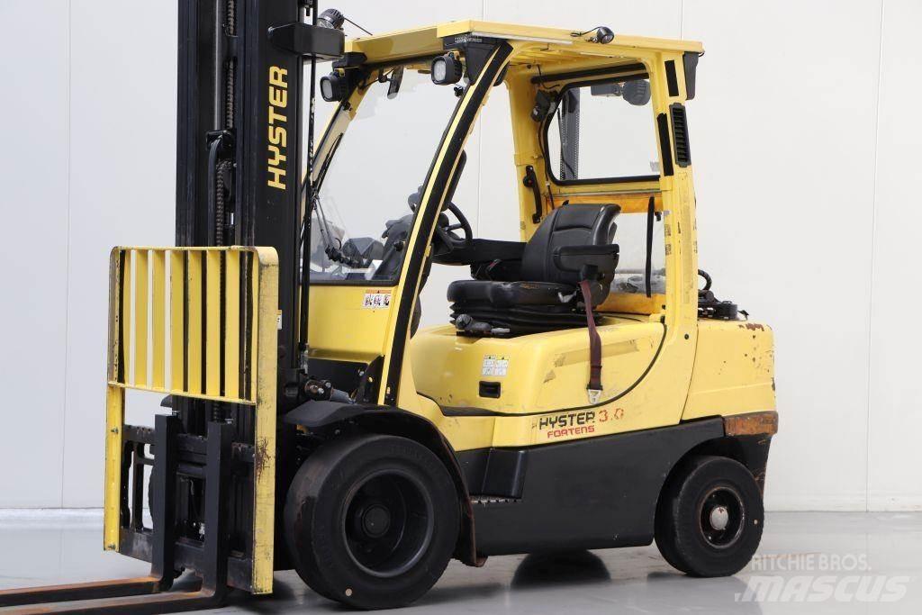 Hyster H3.0FT Камиони с АГУ