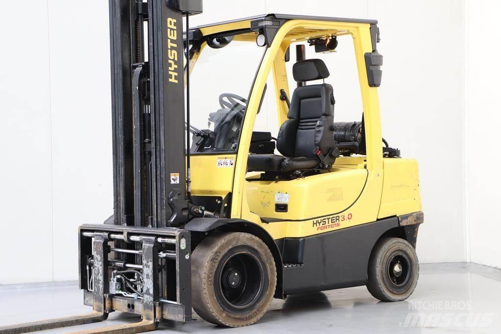 Hyster H3.0FT Камиони с АГУ