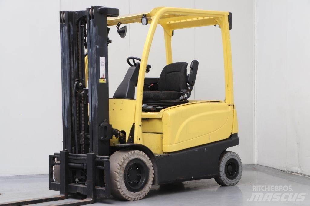 Hyster J2.2XN Електрически вилични кари-повдигачи