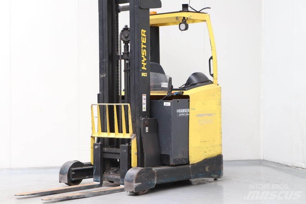 Hyster R1.4 Ретрак/ Високоповдигач с изместване на вилката напред