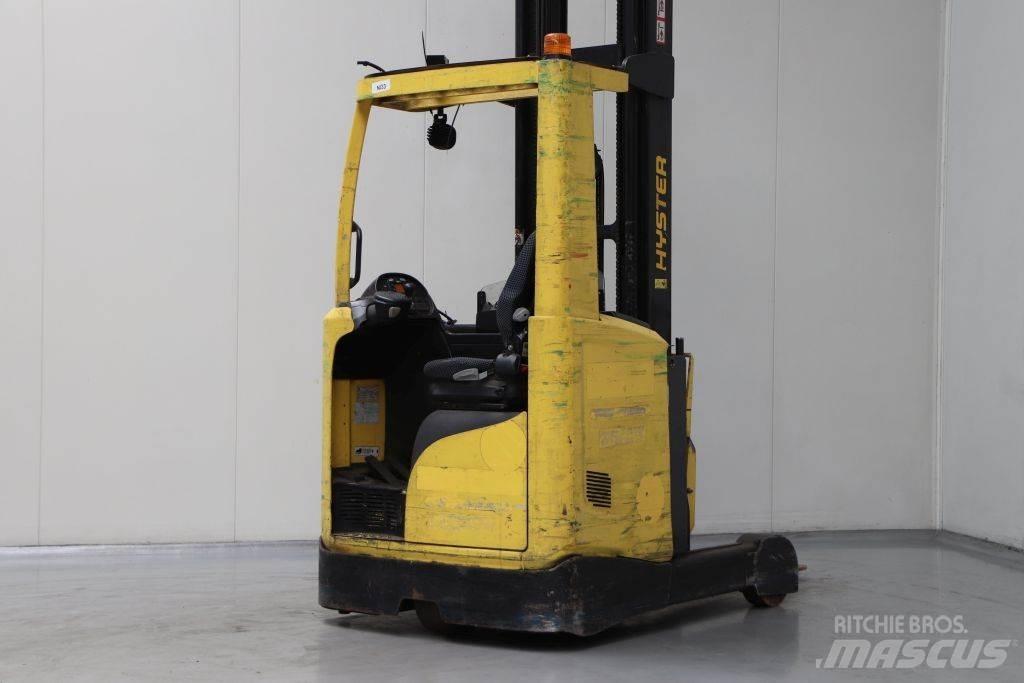 Hyster R1.4 Ретрак/ Високоповдигач с изместване на вилката напред