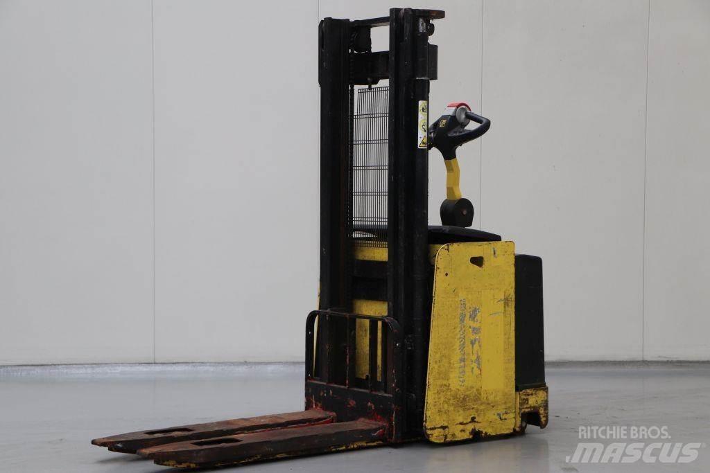 Hyster S1.2S-30 IL Колички високоповдигачи с теглич