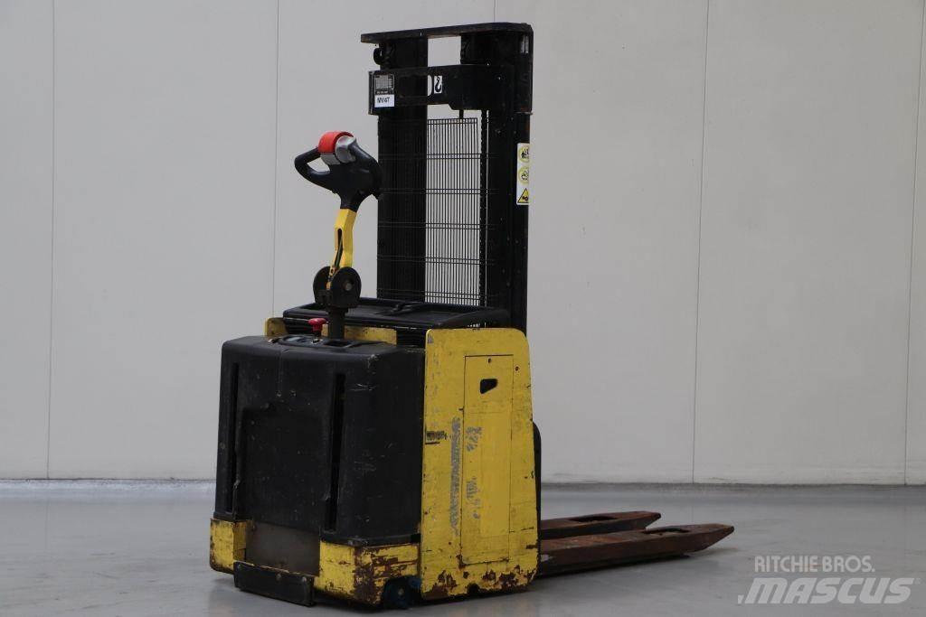 Hyster S1.2S-30 IL Колички високоповдигачи с теглич