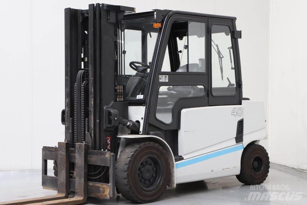 Hyundai 40B-9 Електрически вилични кари-повдигачи