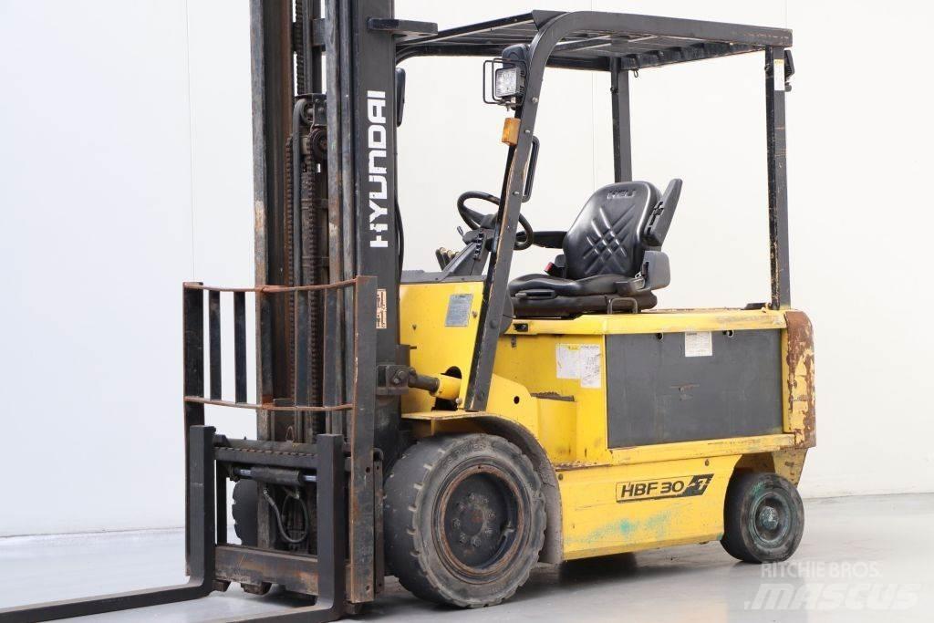 Hyundai HBF30-7 Електрически вилични кари-повдигачи
