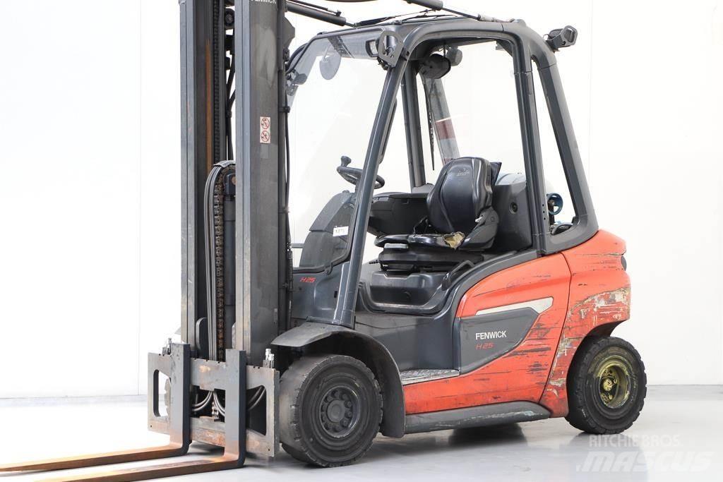 Linde H25T-01 Камиони с АГУ