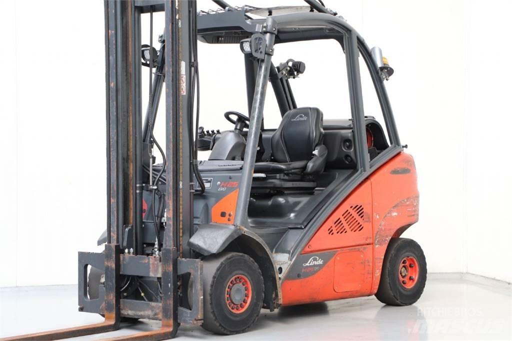 Linde H25T-02 Камиони с АГУ