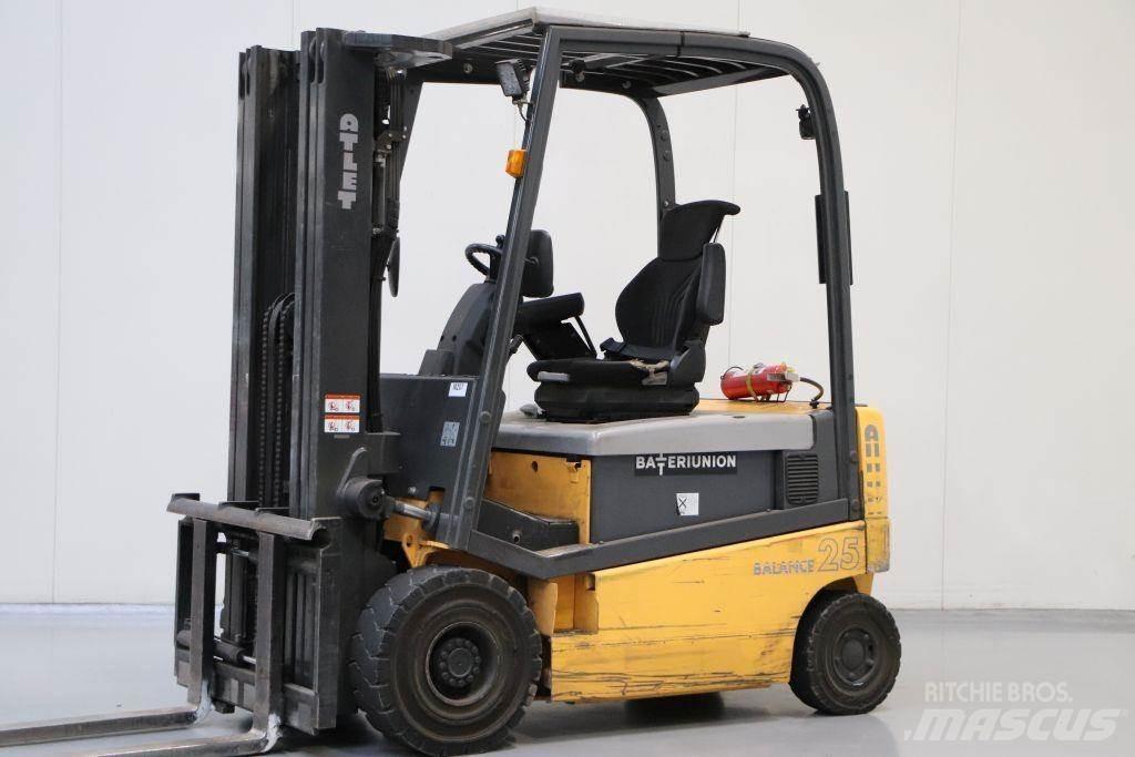 Nissan 1Q2L25T Електрически вилични кари-повдигачи