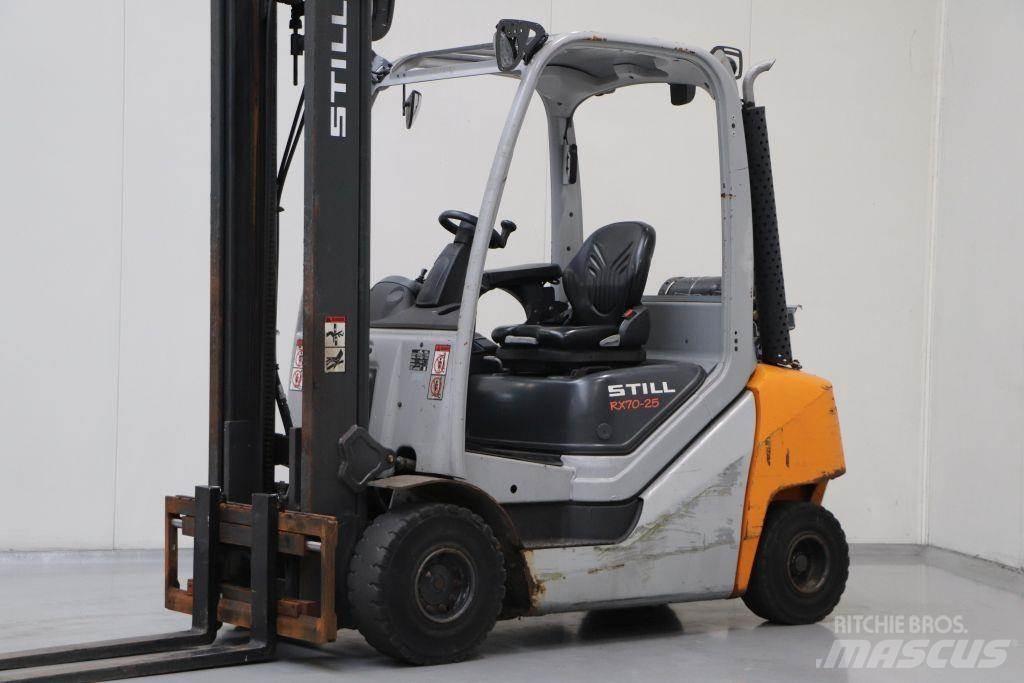 Still RX70-25T Камиони с АГУ