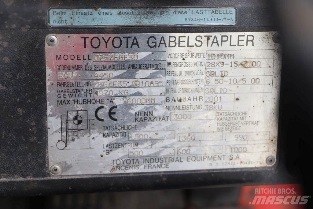 Toyota 02-7FGF30 Камиони с АГУ