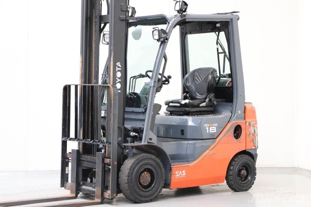 Toyota 02-8FGF18 Камиони с АГУ