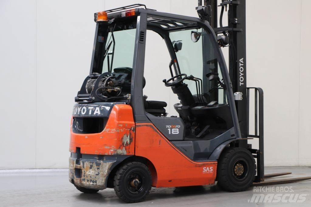 Toyota 02-8FGF18 Камиони с АГУ