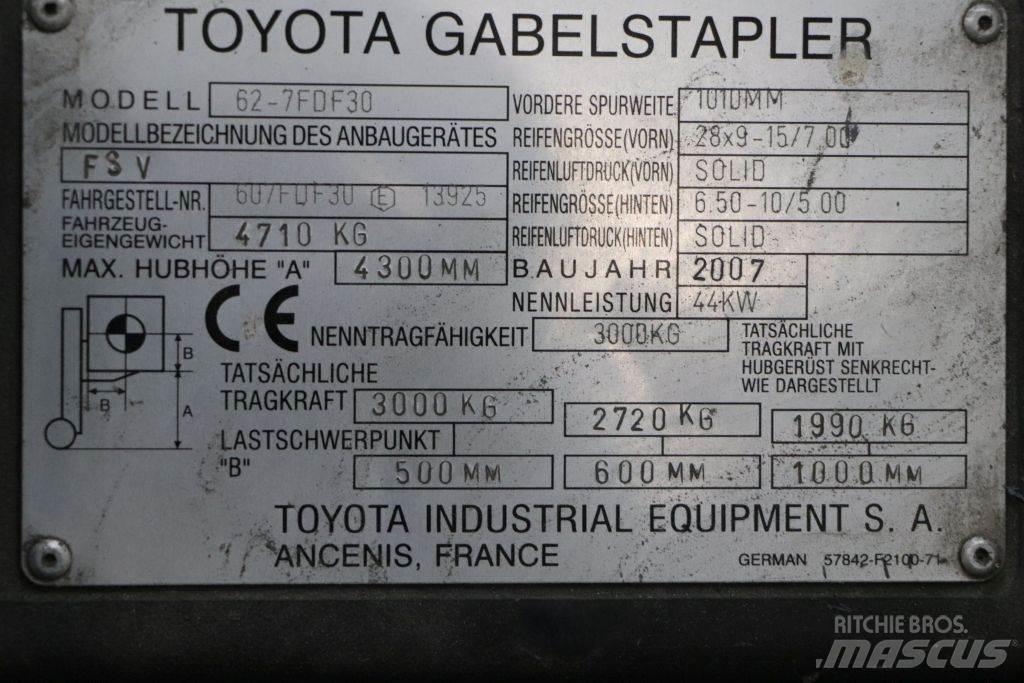Toyota 62-7FDF30 Дизелови камиони