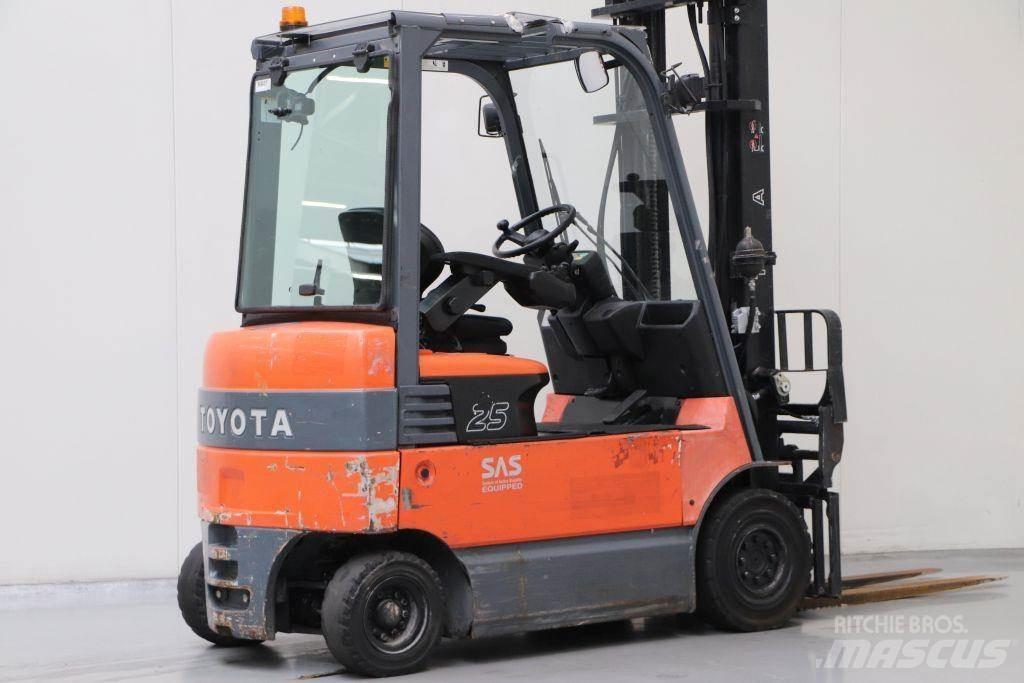 Toyota 7FBMF25 Електрически вилични кари-повдигачи