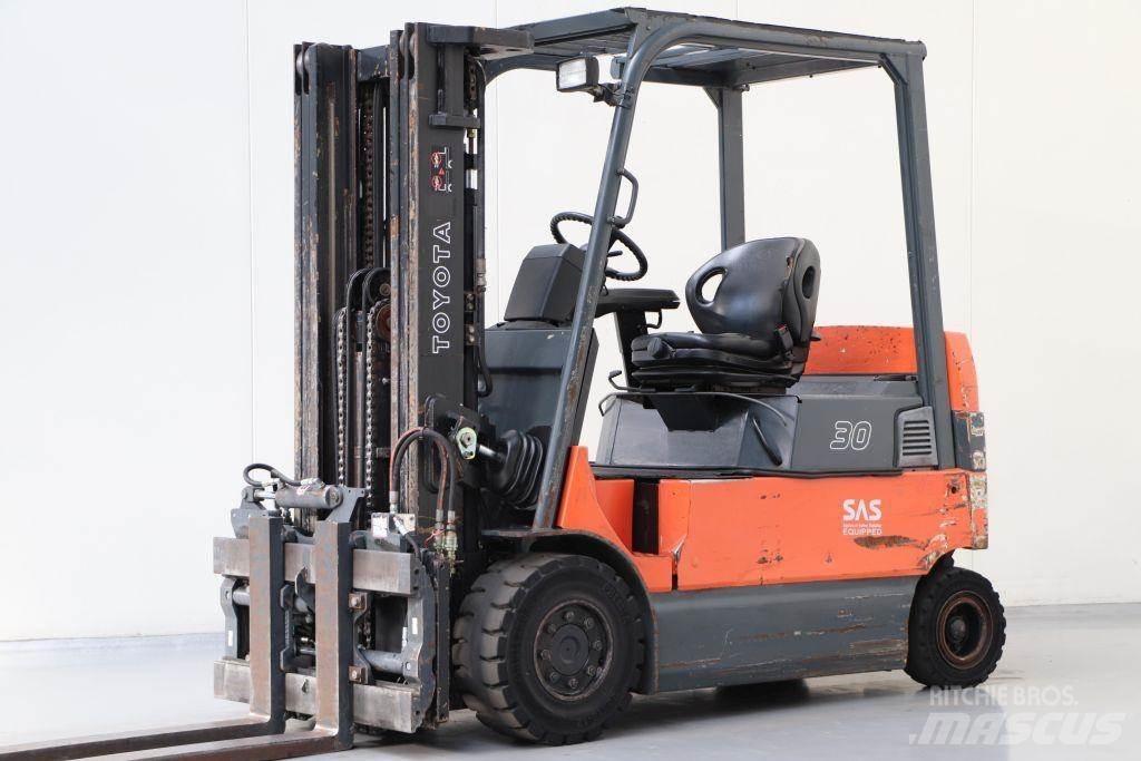 Toyota 7FBMF30 Електрически вилични кари-повдигачи