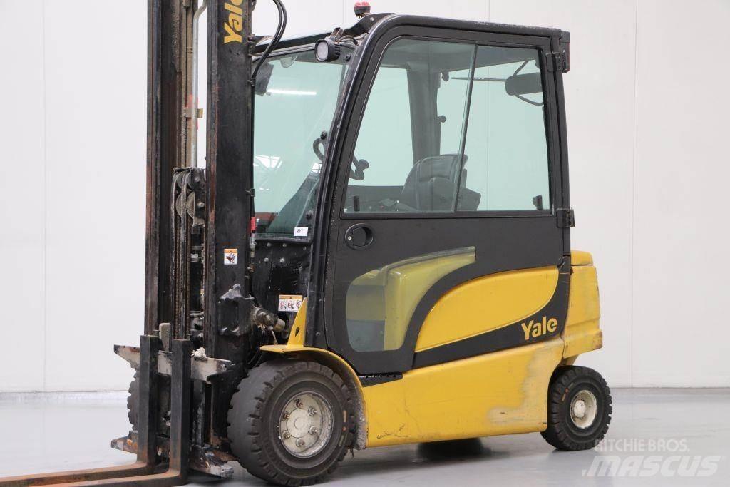Yale ERP30VL Електрически вилични кари-повдигачи