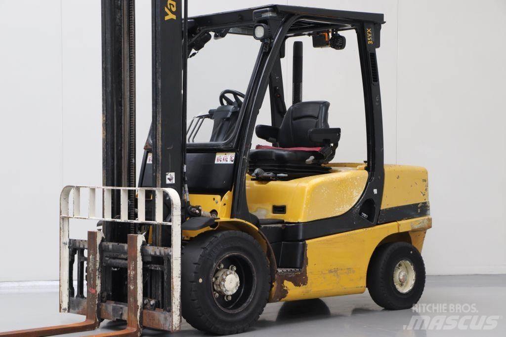 Yale GDP35VX Дизелови камиони