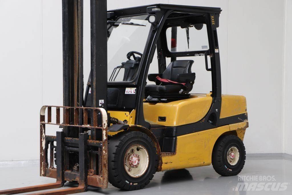 Yale GDP35VX Дизелови камиони